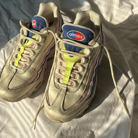 NIKE Air Max 95 Panache Corduroy Athletic Shoes | Women’s Size 7.5 - Picture 3 of 8